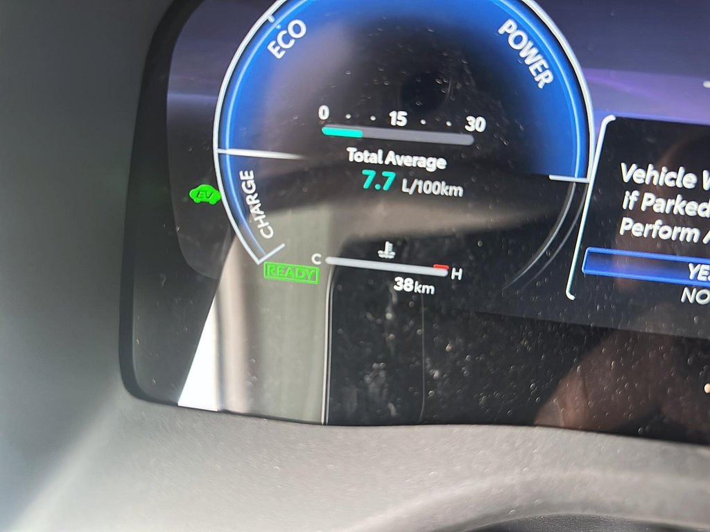 2025 Toyota Camry Hybrid XLE AWD in Stratford, Ontario - 12 - w1024h768px