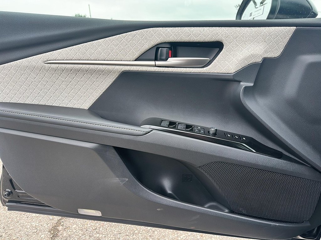 2025 Toyota Camry Hybrid XLE AWD in Stratford, Ontario - 10 - w1024h768px