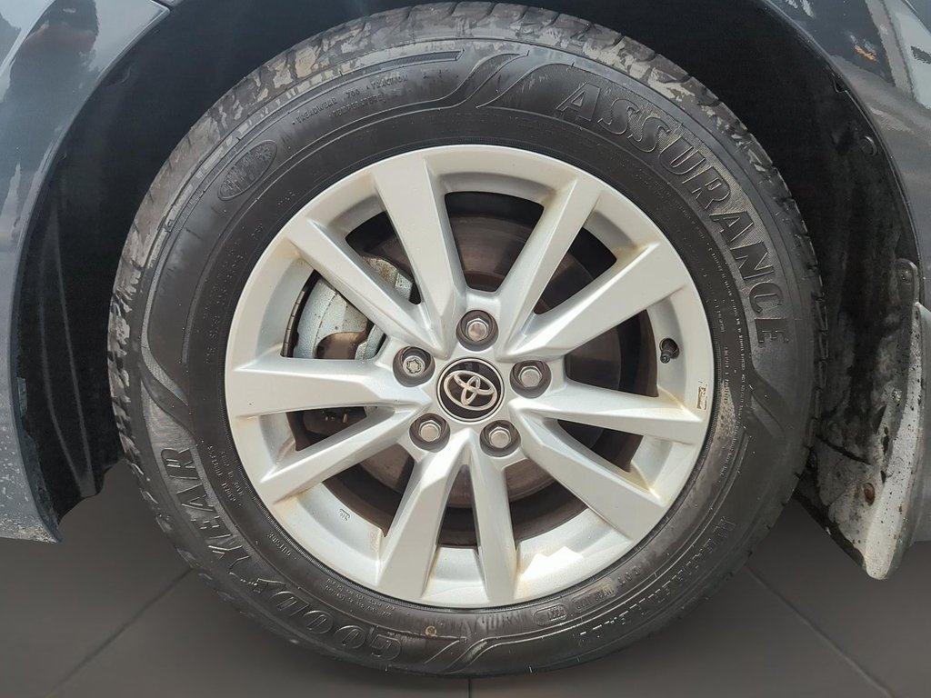 2025 Toyota Camry Hybrid SE Sedan in Stratford, Ontario - 7 - w1024h768px