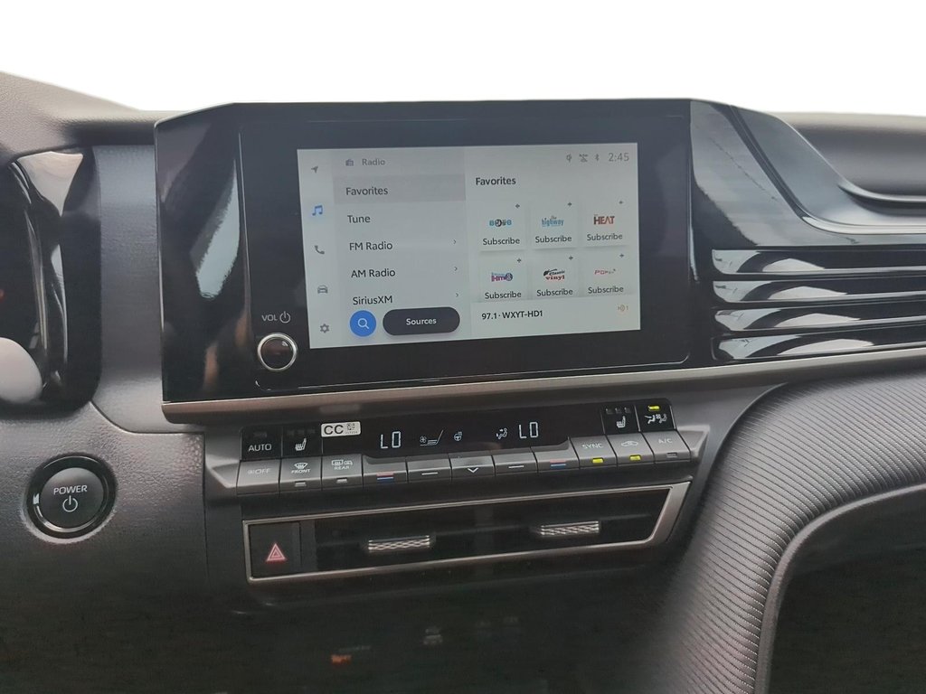 2025 Toyota Camry Hybrid SE Sedan in Stratford, Ontario - 14 - w1024h768px