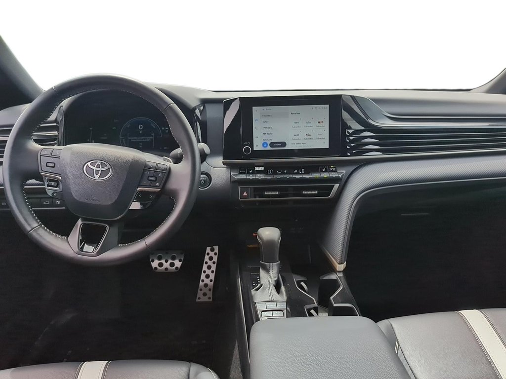 2025 Toyota Camry Hybrid SE Sedan in Stratford, Ontario - 10 - w1024h768px