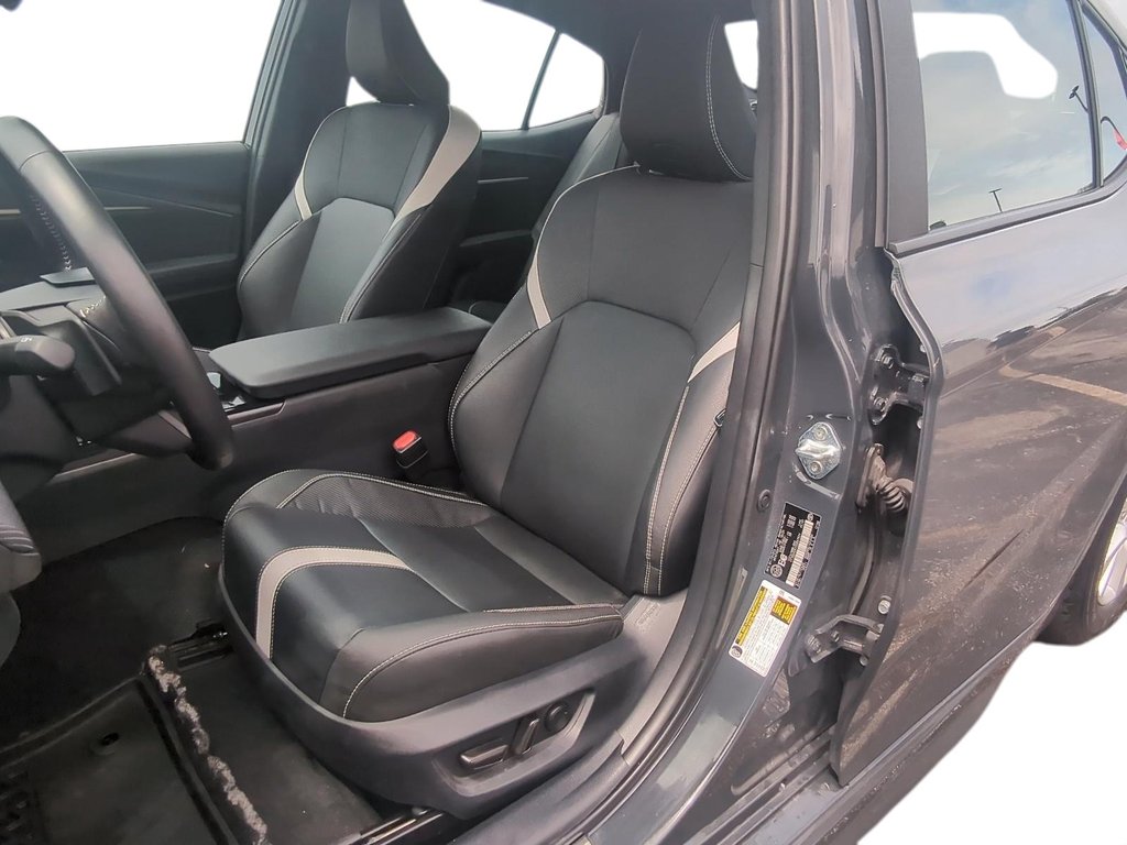 2025 Toyota Camry Hybrid SE Sedan in Stratford, Ontario - 9 - w1024h768px