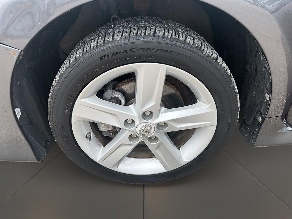 2013 Toyota Camry SE Sedan in Stratford, Ontario - 7 - w1024h768px