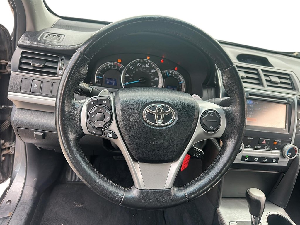 2013 Toyota Camry SE Sedan in Stratford, Ontario - 11 - w1024h768px