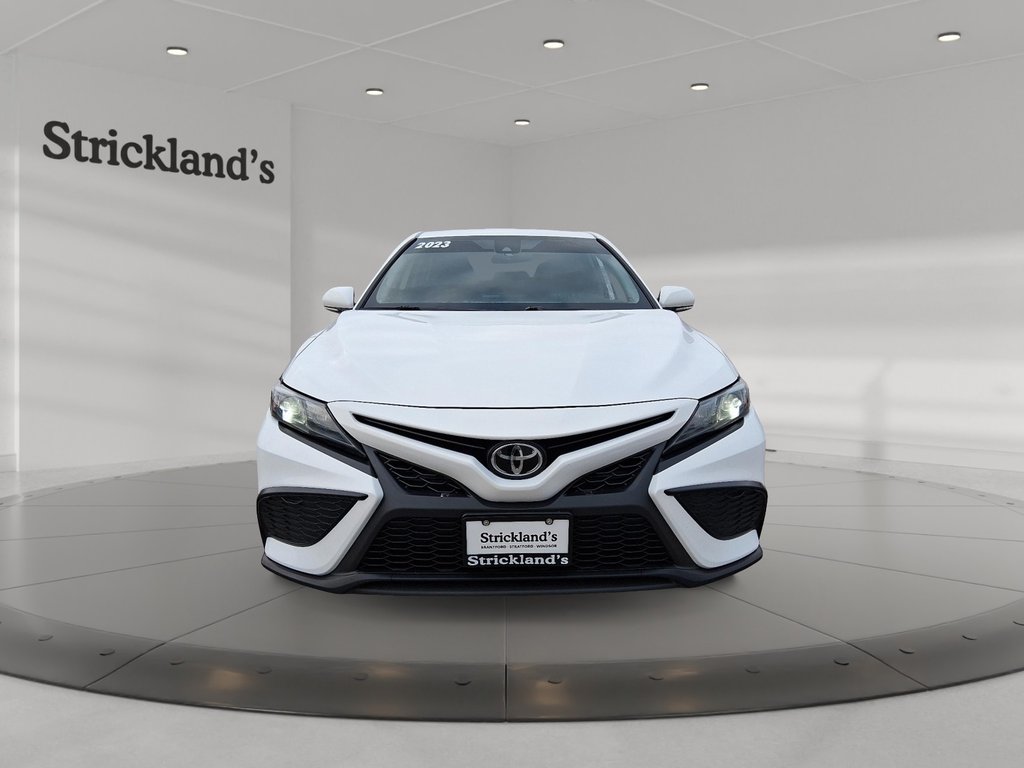 2023 Toyota Camry SE in Stratford, Ontario - 2 - w1024h768px