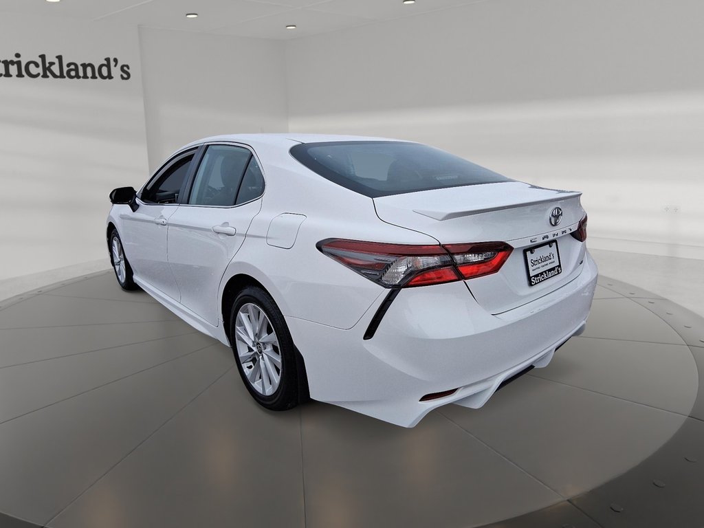 2024 Toyota Camry SE in Stratford, Ontario - 4 - w1024h768px