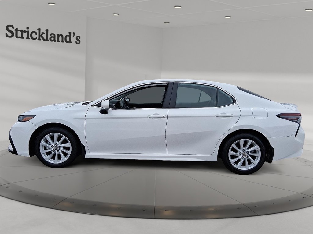 2024 Toyota Camry SE in Stratford, Ontario - 5 - w1024h768px