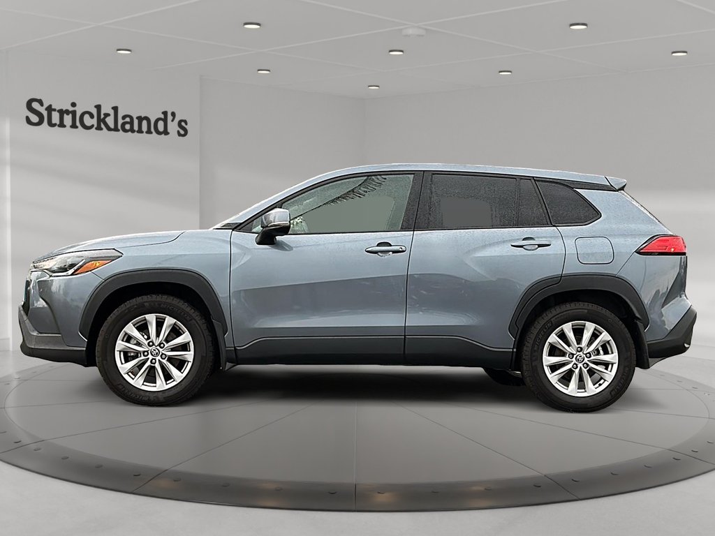 2023 Toyota Corolla Cross LE AWD in Stratford, Ontario - 5 - w1024h768px