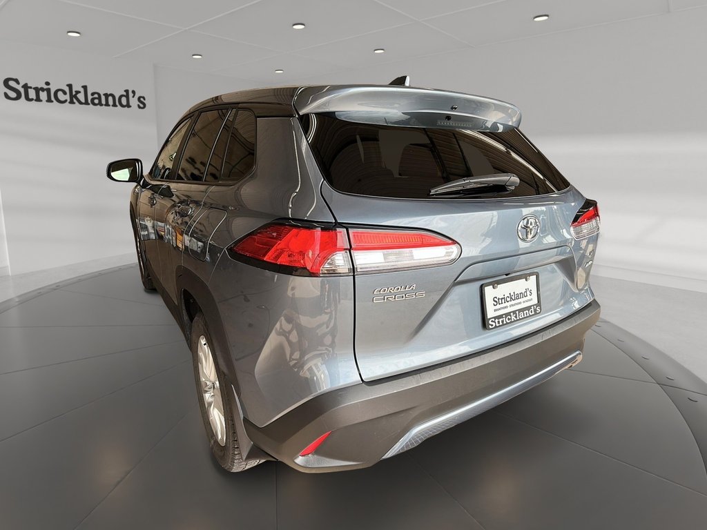 2024 Toyota Corolla Cross LE AWD in Stratford, Ontario - 4 - w1024h768px