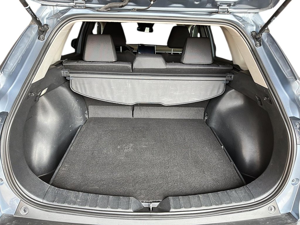 2024 Toyota Corolla Cross LE AWD in Stratford, Ontario - 6 - w1024h768px