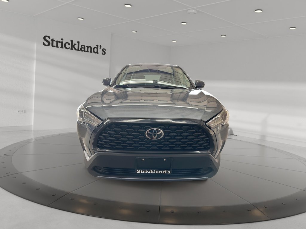 2024 Toyota Corolla Cross LE AWD in Stratford, Ontario - 2 - w1024h768px