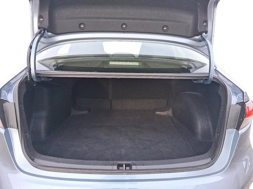 2024 Toyota Corolla Hybrid LE HYBRID in Stratford, Ontario - 6 - w1024h768px