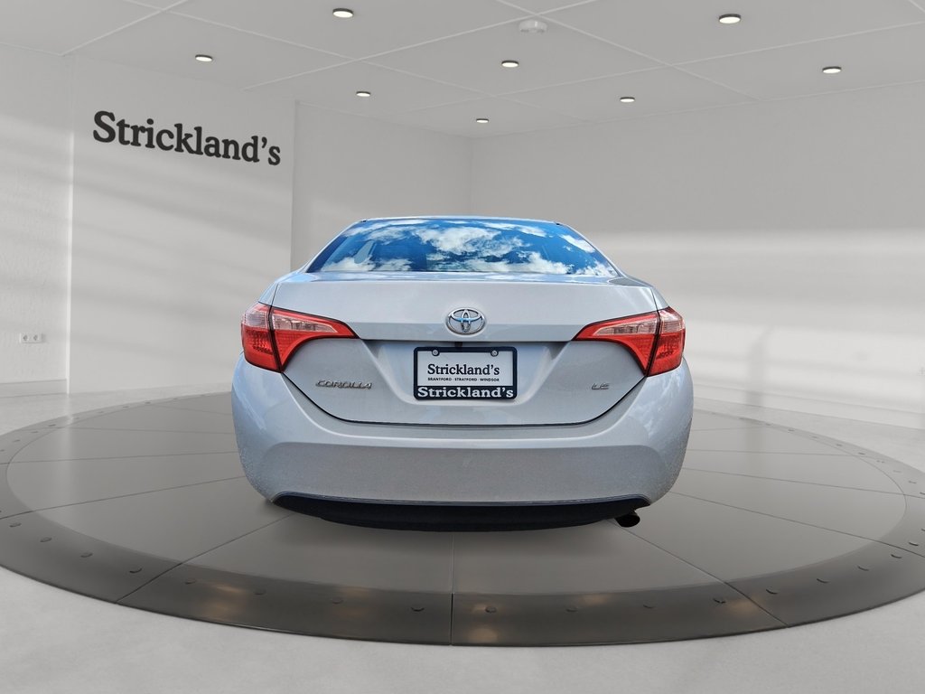 2019 Toyota Corolla LE in Stratford, Ontario - 3 - w1024h768px