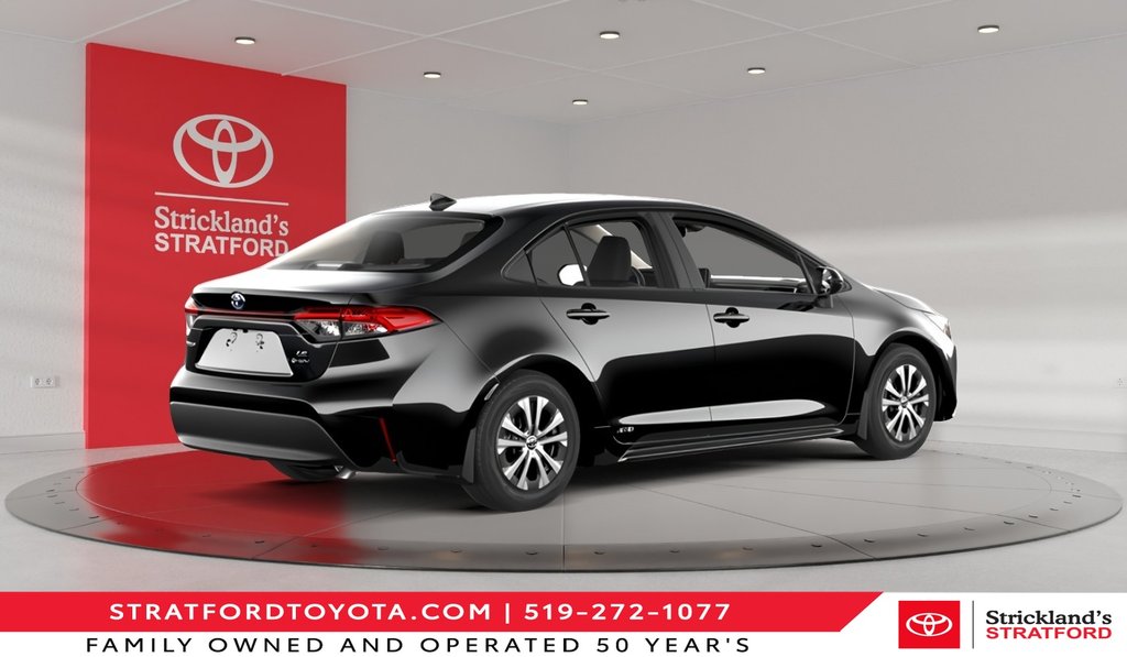 2026 Toyota Corolla Hybrid LE AWD in Stratford, Ontario - 3 - w1024h768px