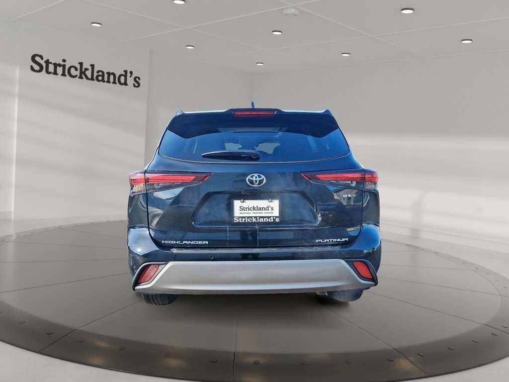 2025 Toyota Highlander Hybrid LIMITED AWD 3ROW in Stratford, Ontario - 3 - w1024h768px