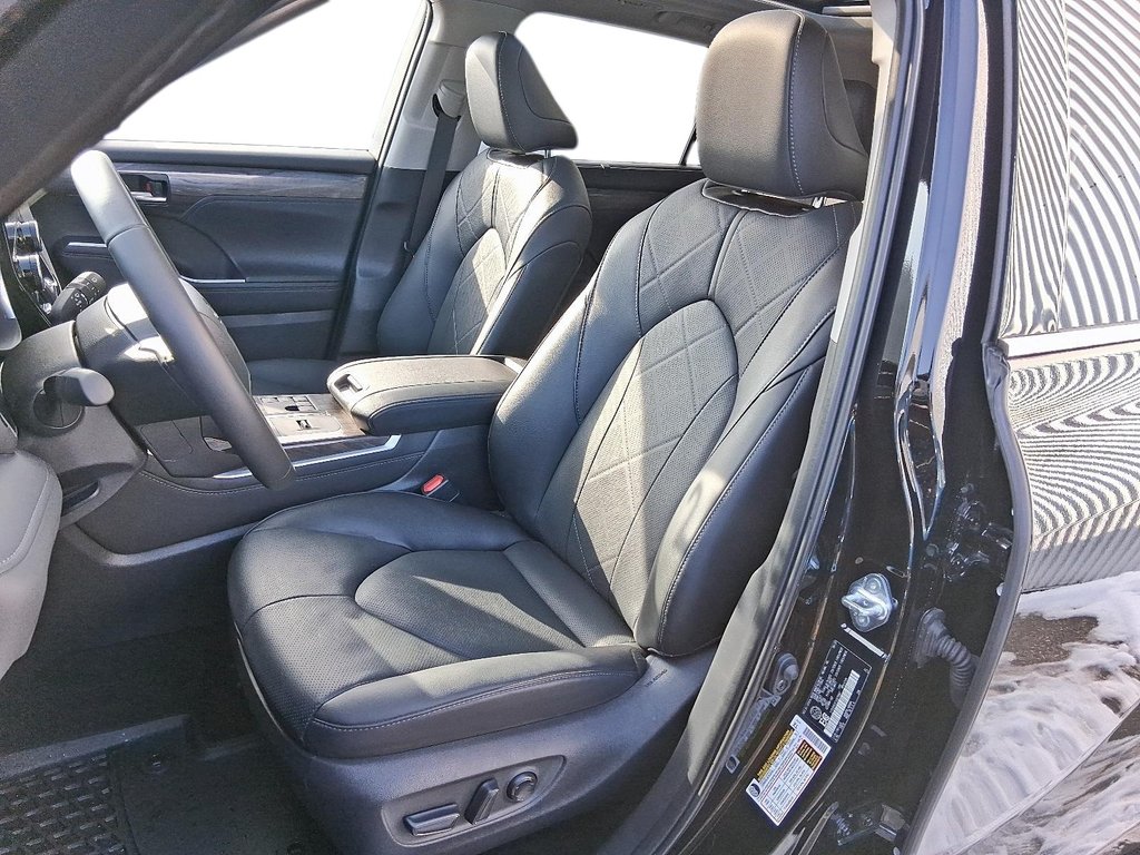 2025 Toyota Highlander Hybrid LIMITED AWD 3ROW in Stratford, Ontario - 8 - w1024h768px