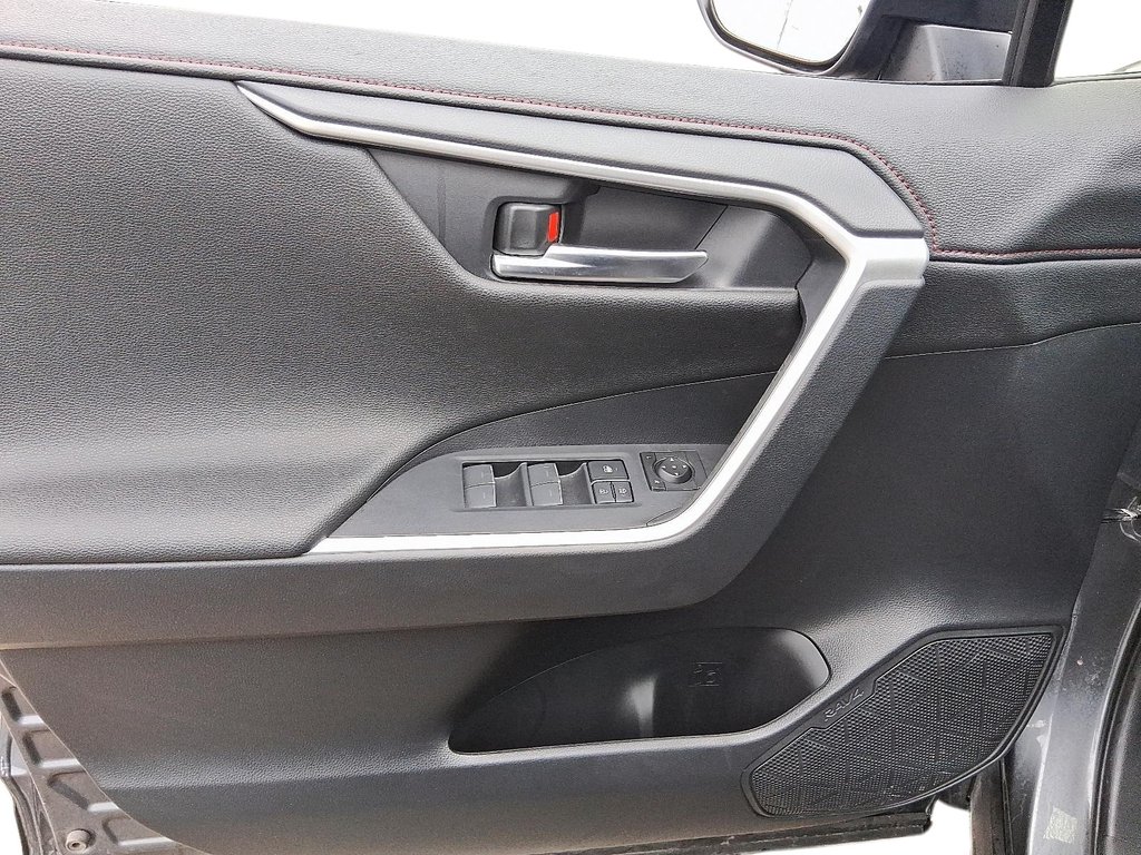 2024 Toyota RAV4 Plug-In Hybrid XSE AWD in Stratford, Ontario - 12 - w1024h768px