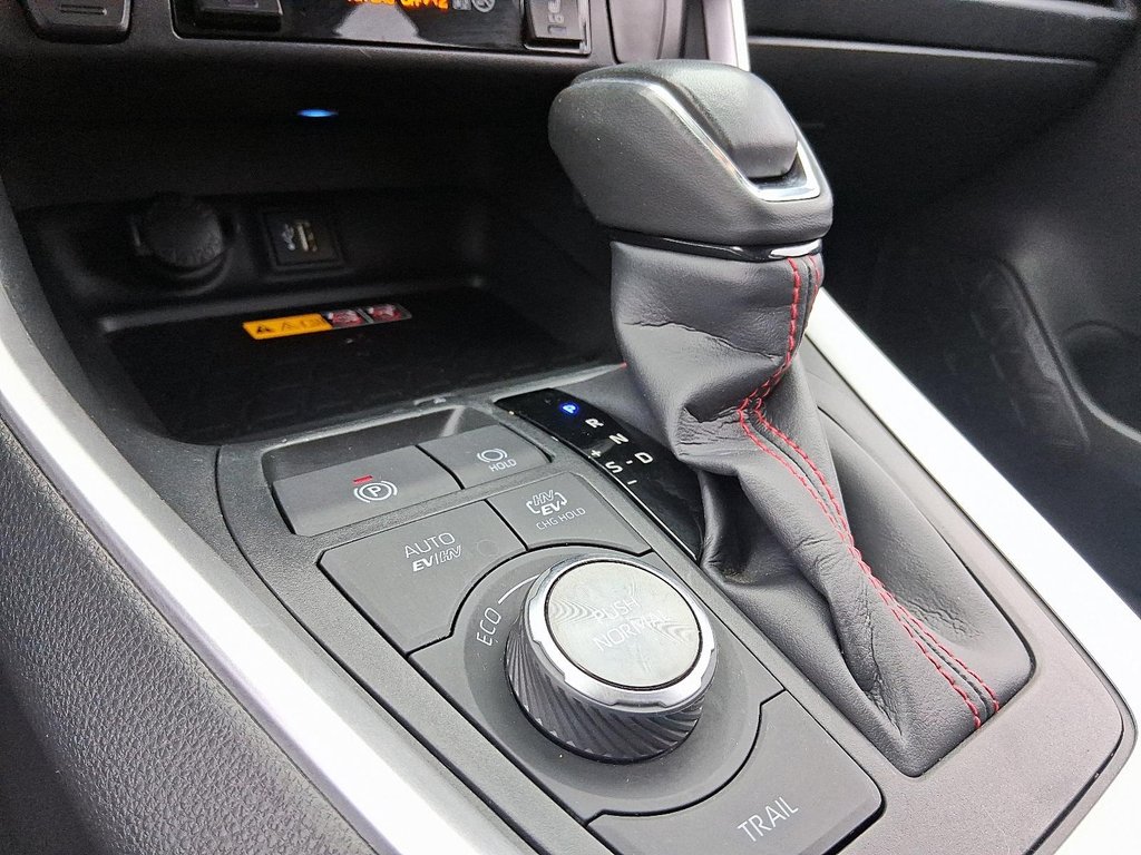 2024 Toyota RAV4 Plug-In Hybrid XSE AWD in Stratford, Ontario - 17 - w1024h768px