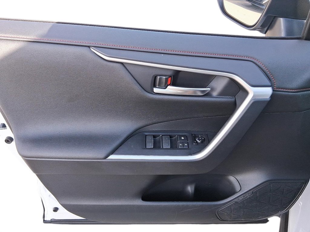 2024 Toyota RAV4 Plug-In Hybrid XSE AWD in Stratford, Ontario - 12 - w1024h768px