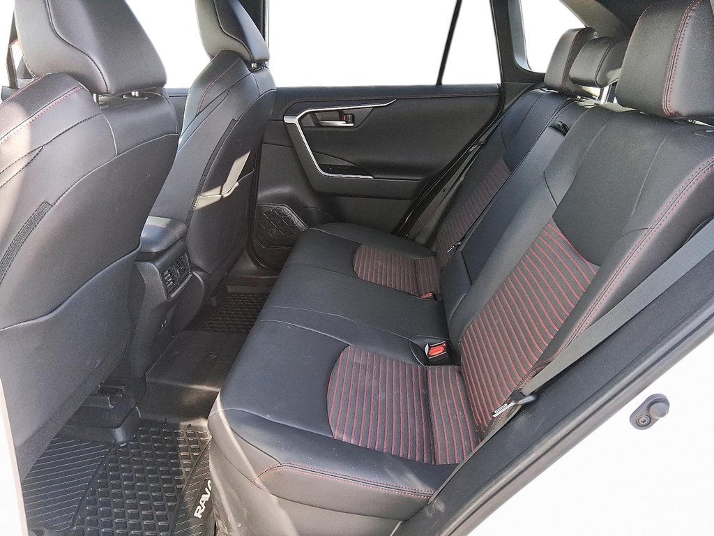 2024 Toyota RAV4 Plug-In Hybrid XSE AWD in Stratford, Ontario - 10 - w1024h768px