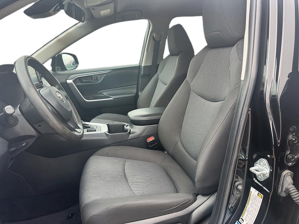 2022 Toyota RAV4 LE AWD SUV in Stratford, Ontario - 8 - w1024h768px