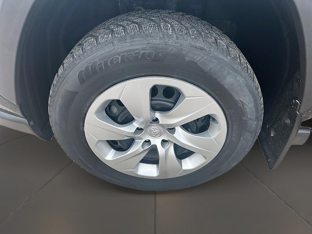 2022 Toyota RAV4 LE AWD SUV in Stratford, Ontario - 7 - w1024h768px