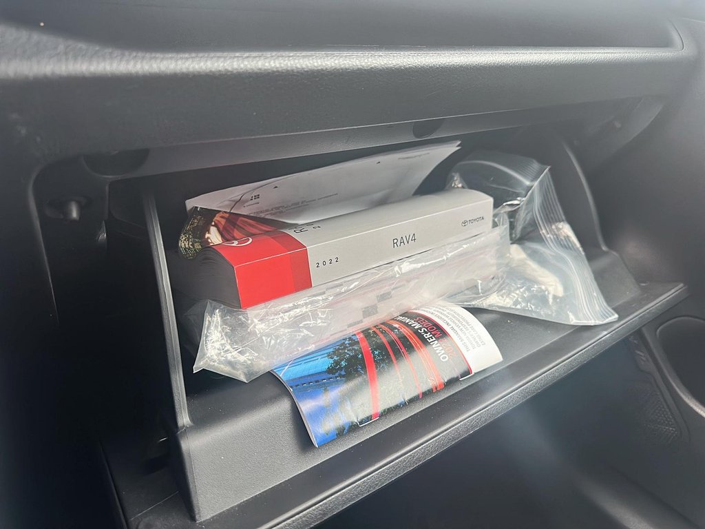 2022 Toyota RAV4 LE AWD SUV in Stratford, Ontario - 16 - w1024h768px