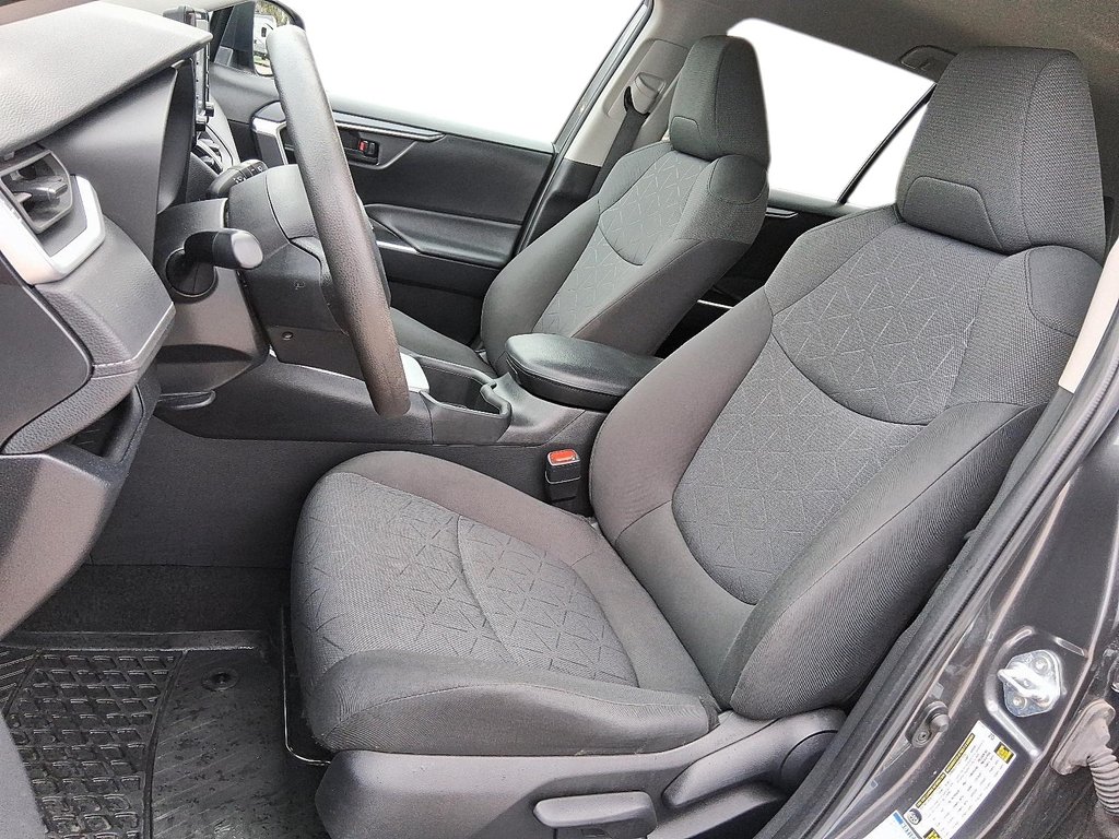 2022 Toyota RAV4 LE AWD in Stratford, Ontario - 8 - w1024h768px