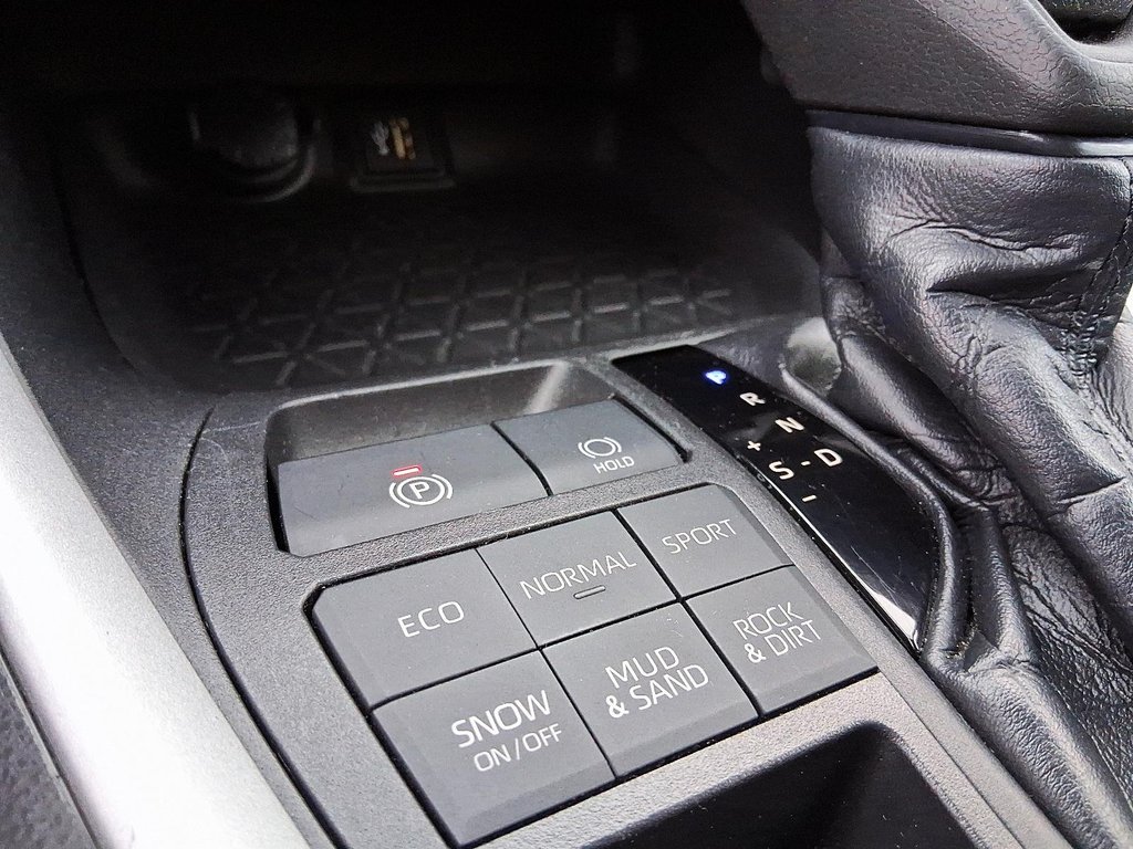 2023 Toyota RAV4 LE AWD in Stratford, Ontario - 17 - w1024h768px