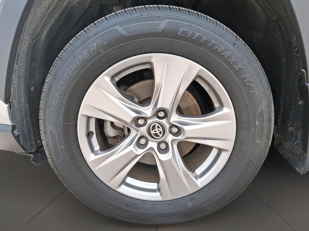 2023 Toyota RAV4 XLE AWD in Stratford, Ontario - 7 - w1024h768px