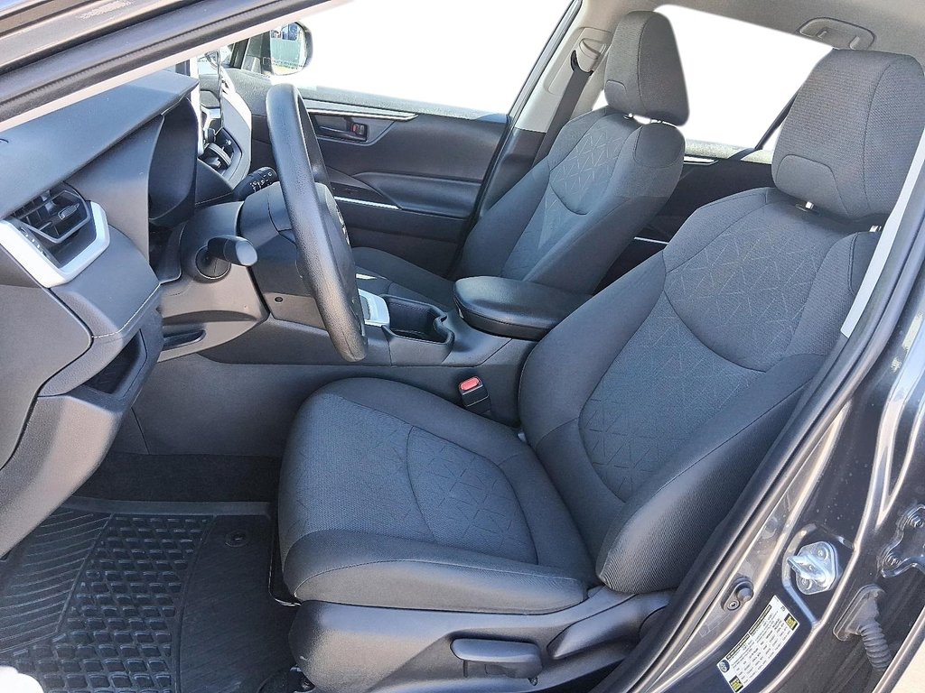 2024 Toyota RAV4 LE AWD in Stratford, Ontario - 8 - w1024h768px