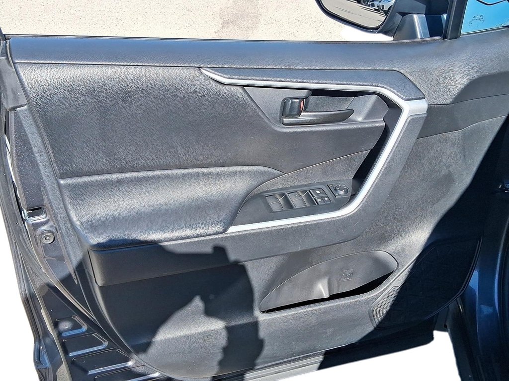 2024 Toyota RAV4 LE AWD in Stratford, Ontario - 11 - w1024h768px