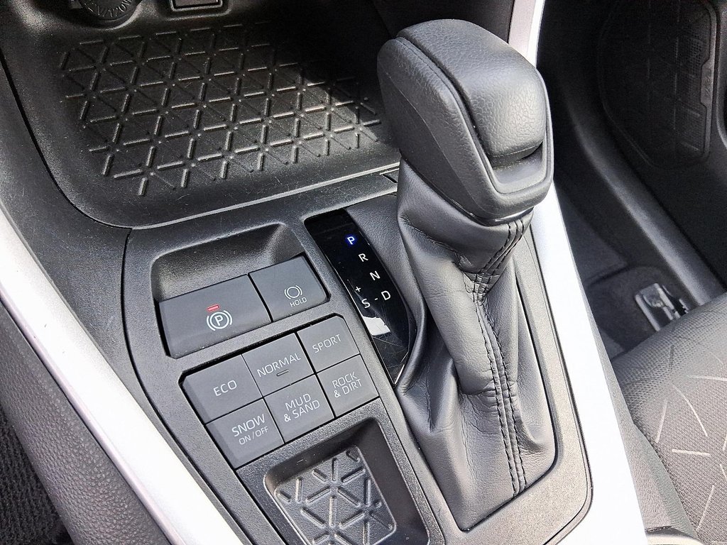 2024 Toyota RAV4 LE AWD in Stratford, Ontario - 14 - w1024h768px