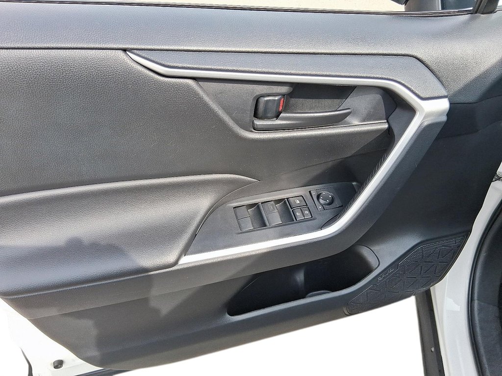 2024 Toyota RAV4 LE AWD in Stratford, Ontario - 10 - w1024h768px