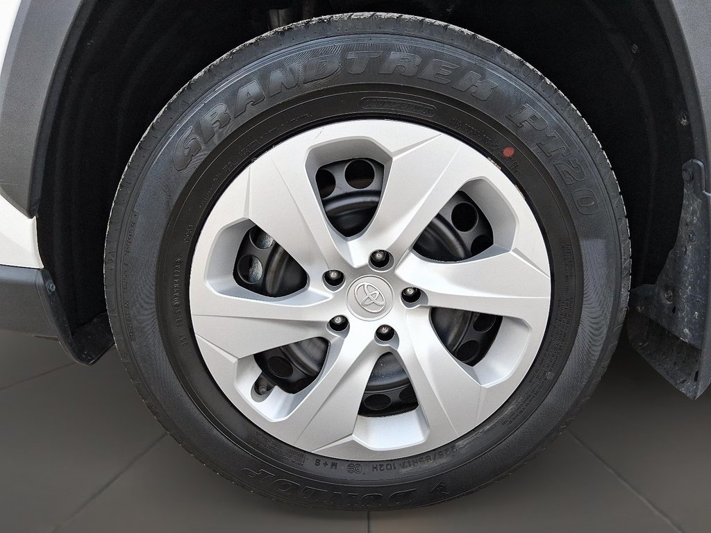 2024 Toyota RAV4 LE AWD in Stratford, Ontario - 7 - w1024h768px
