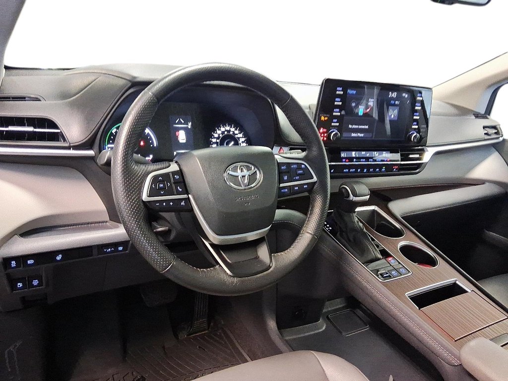 2024 Toyota Sienna Hybrid XLE 3ROW in Stratford, Ontario - 12 - w1024h768px