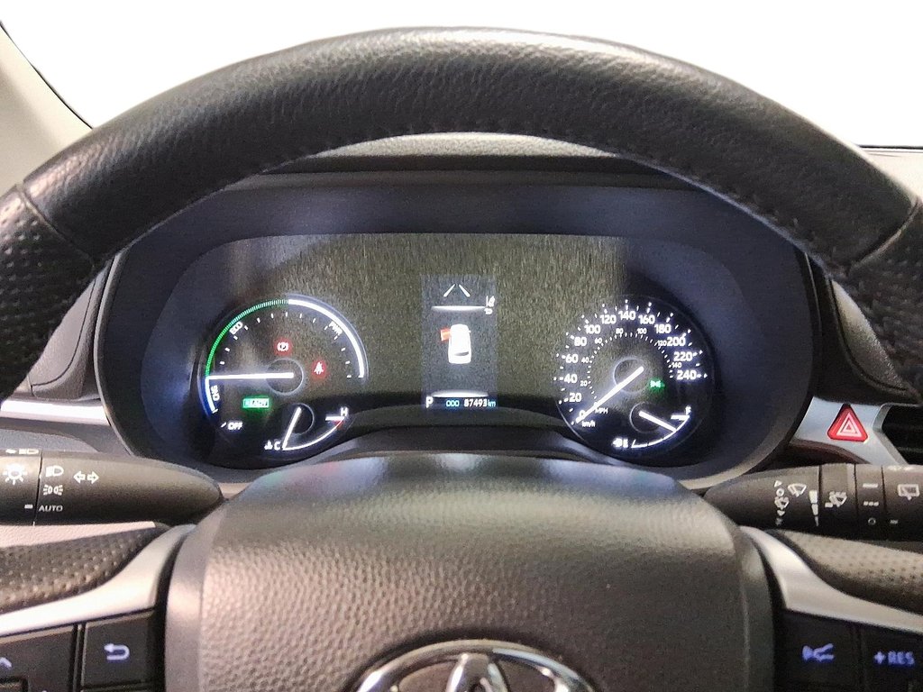2024 Toyota Sienna Hybrid XLE 3ROW in Stratford, Ontario - 16 - w1024h768px