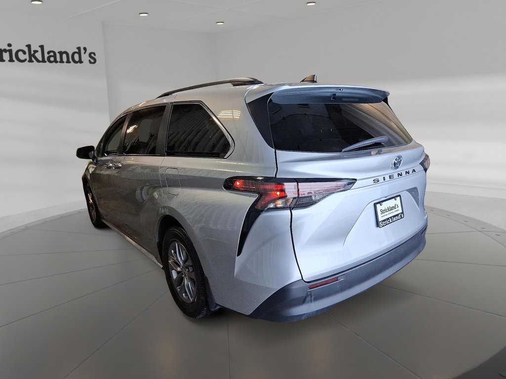 2024 Toyota Sienna Hybrid XLE 3ROW in Stratford, Ontario - 4 - w1024h768px