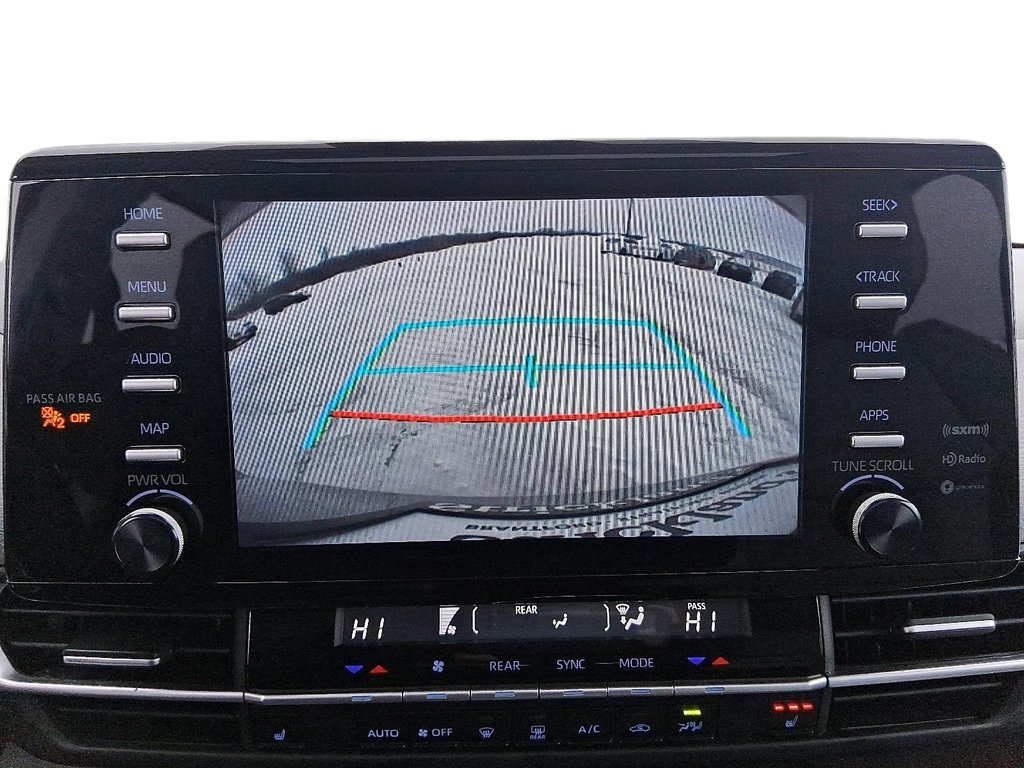 2024 Toyota Sienna Hybrid XLE 3ROW in Stratford, Ontario - 21 - w1024h768px