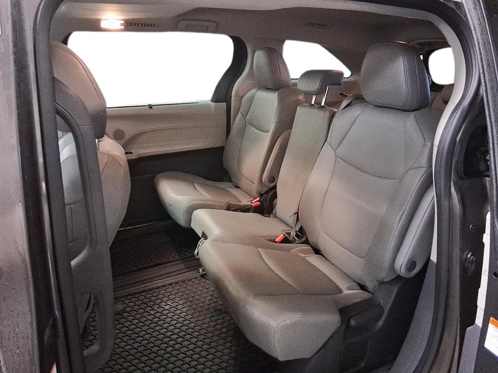 2024 Toyota Sienna Hybrid XLE HYBRID 3ROW in Stratford, Ontario - 9 - w1024h768px