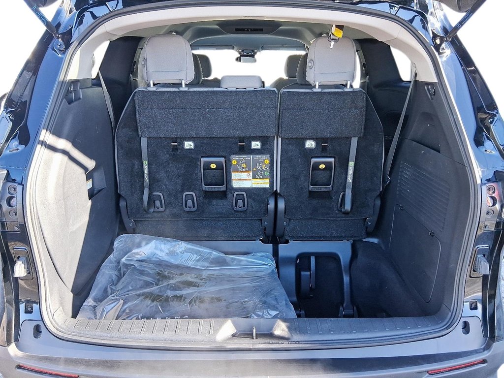 2025 Toyota Sienna Hybrid LE AWD 3ROW in Stratford, Ontario - 6 - w1024h768px