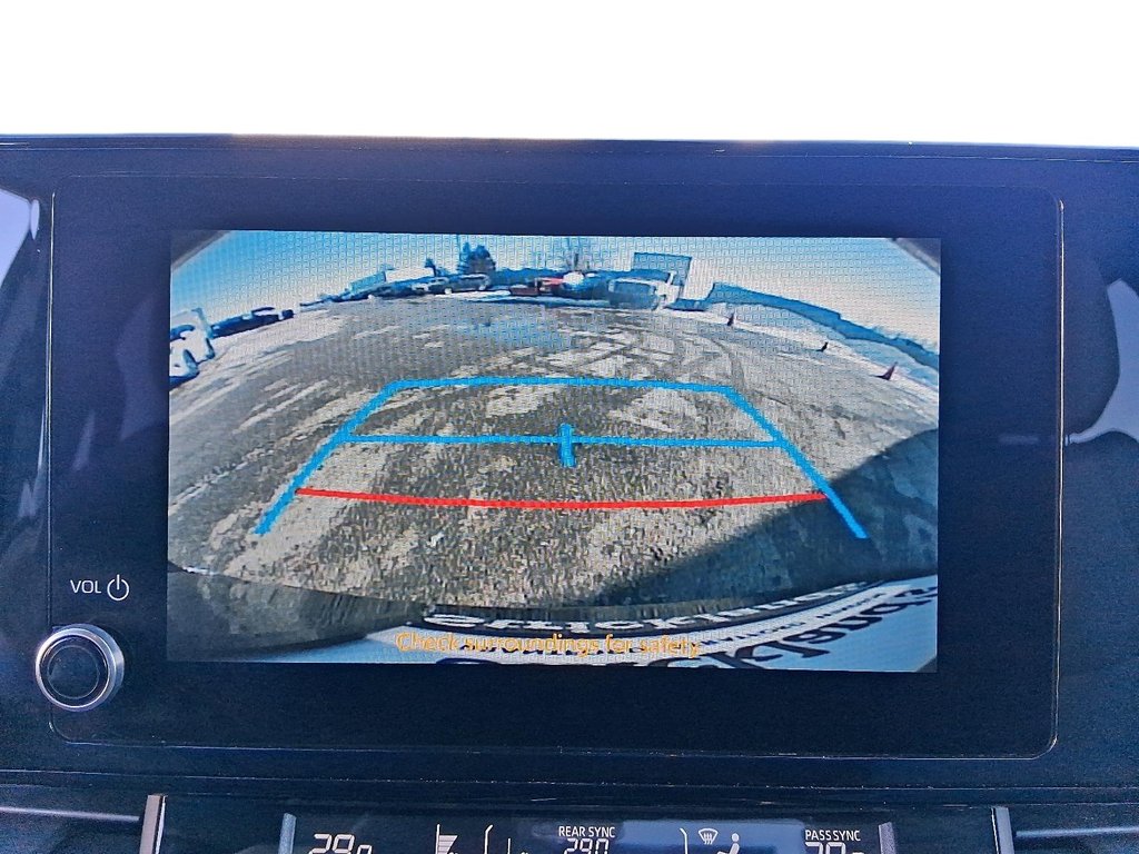 2025 Toyota Sienna Hybrid LE AWD 3ROW in Stratford, Ontario - 19 - w1024h768px