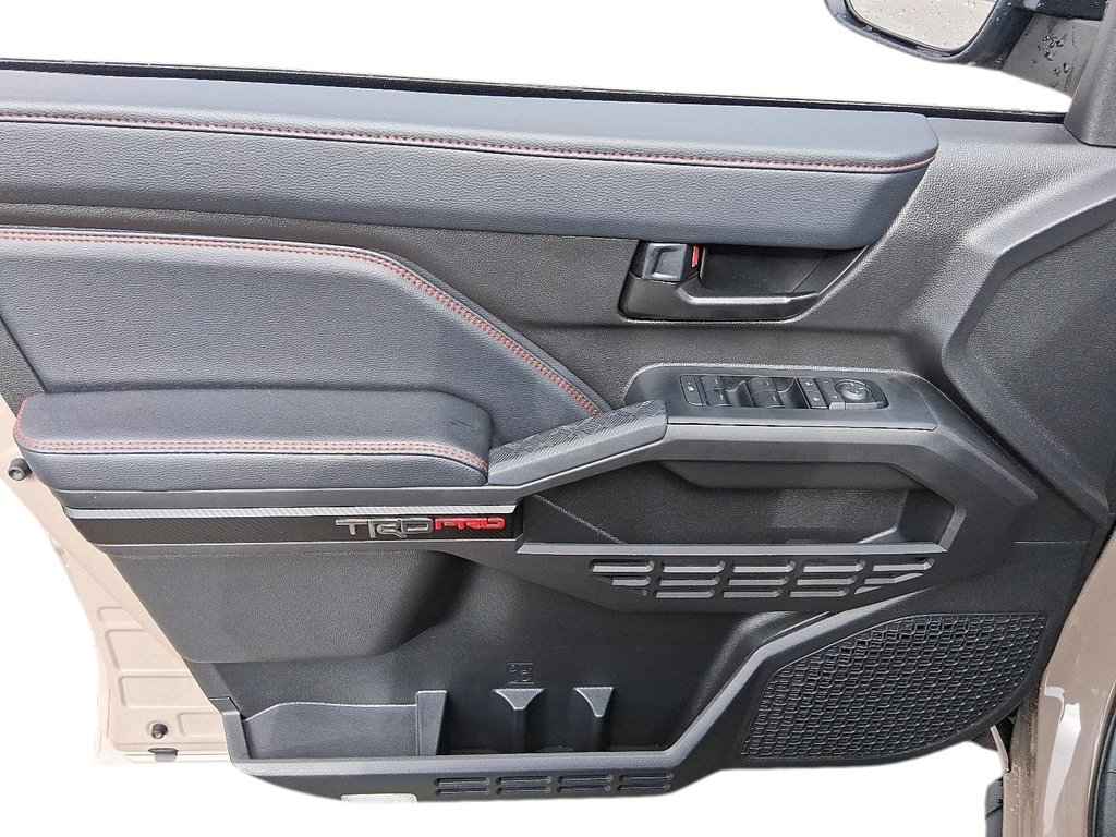 2025 Toyota Tacoma Hybrid TRD PRO-DOUBLE CAB in Stratford, Ontario - 11 - w1024h768px
