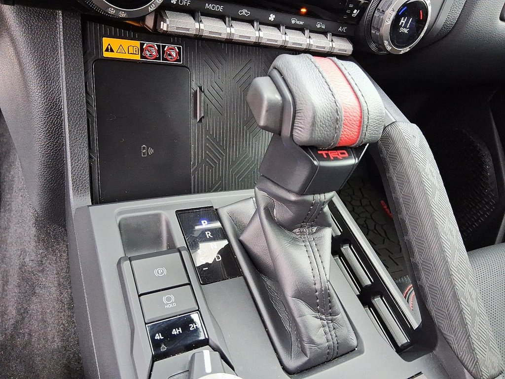 2025 Toyota Tacoma Hybrid TRD PRO-DOUBLE CAB in Stratford, Ontario - 16 - w1024h768px