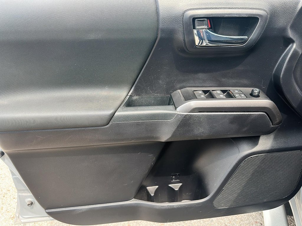 2020 Toyota Tacoma 4X4 DOUBLE CAB Truck in Stratford, Ontario - 9 - w1024h768px
