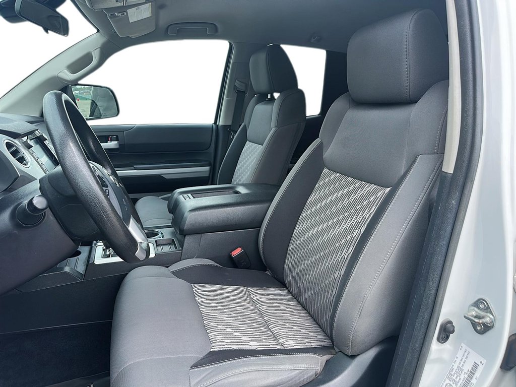 2020 Toyota Tundra 4X4 DOUBLE CAB Truck in Stratford, Ontario - 7 - w1024h768px
