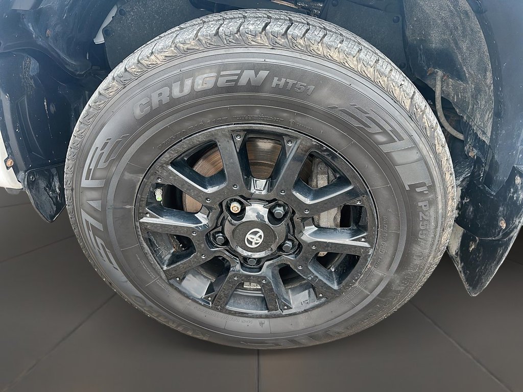 2020 Toyota Tundra 4X4 DOUBLE CAB Truck in Stratford, Ontario - 6 - w1024h768px