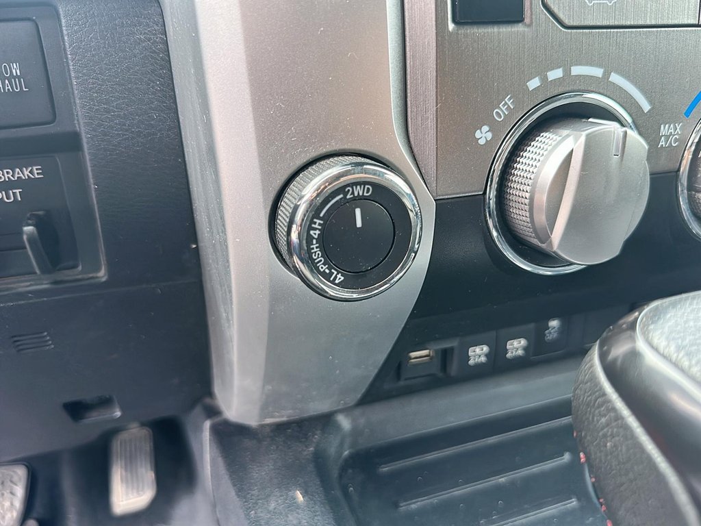 2020 Toyota Tundra 4X4 DOUBLE CAB Truck in Stratford, Ontario - 14 - w1024h768px