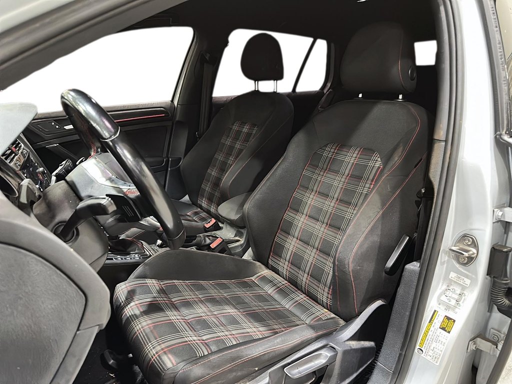 2019 Volkswagen Golf GTI GTI 5-DR 2.0T 7SP in Stratford, Ontario - 8 - w1024h768px