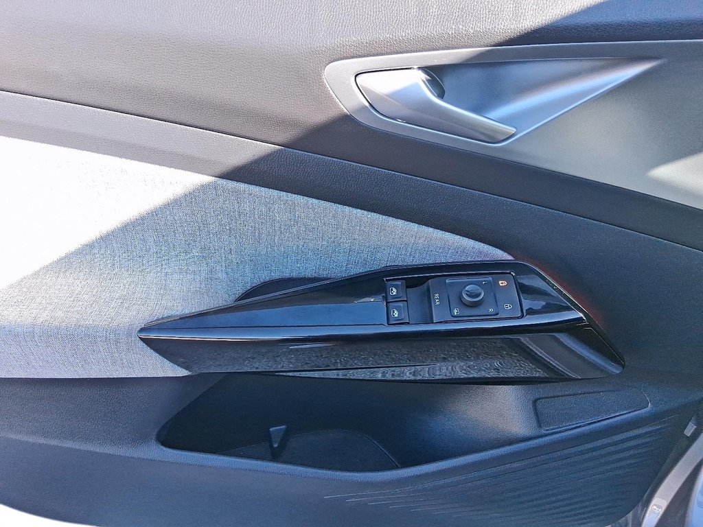 2023 Volkswagen ID.4 PRO/SK ON BATTERY in Stratford, Ontario - 10 - w1024h768px